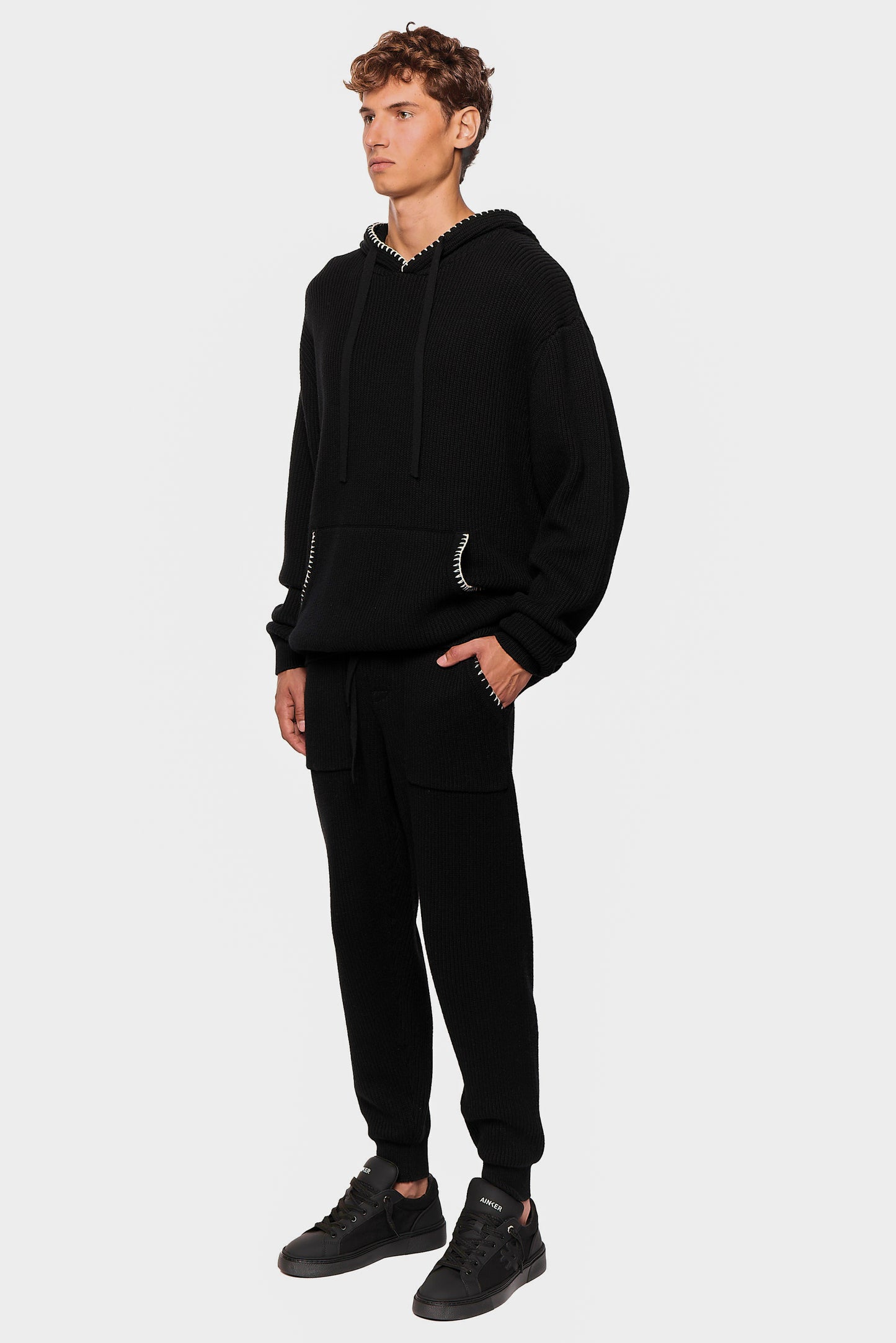 Cashmire Black 628 Bottom